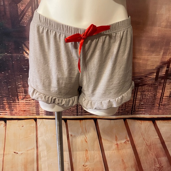 Festive Gray and Red Women's Sleepwear Set - Picture 10 of 12